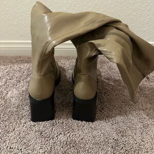 NEW - ASOS Design - Women’s Beige Boot - Mid Heel - Size 13